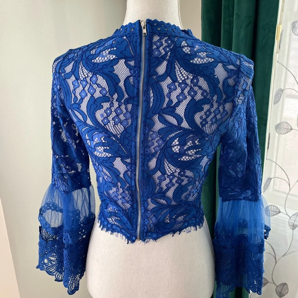 Elegant Blue Lace Women's Top - Picture 5 of 6